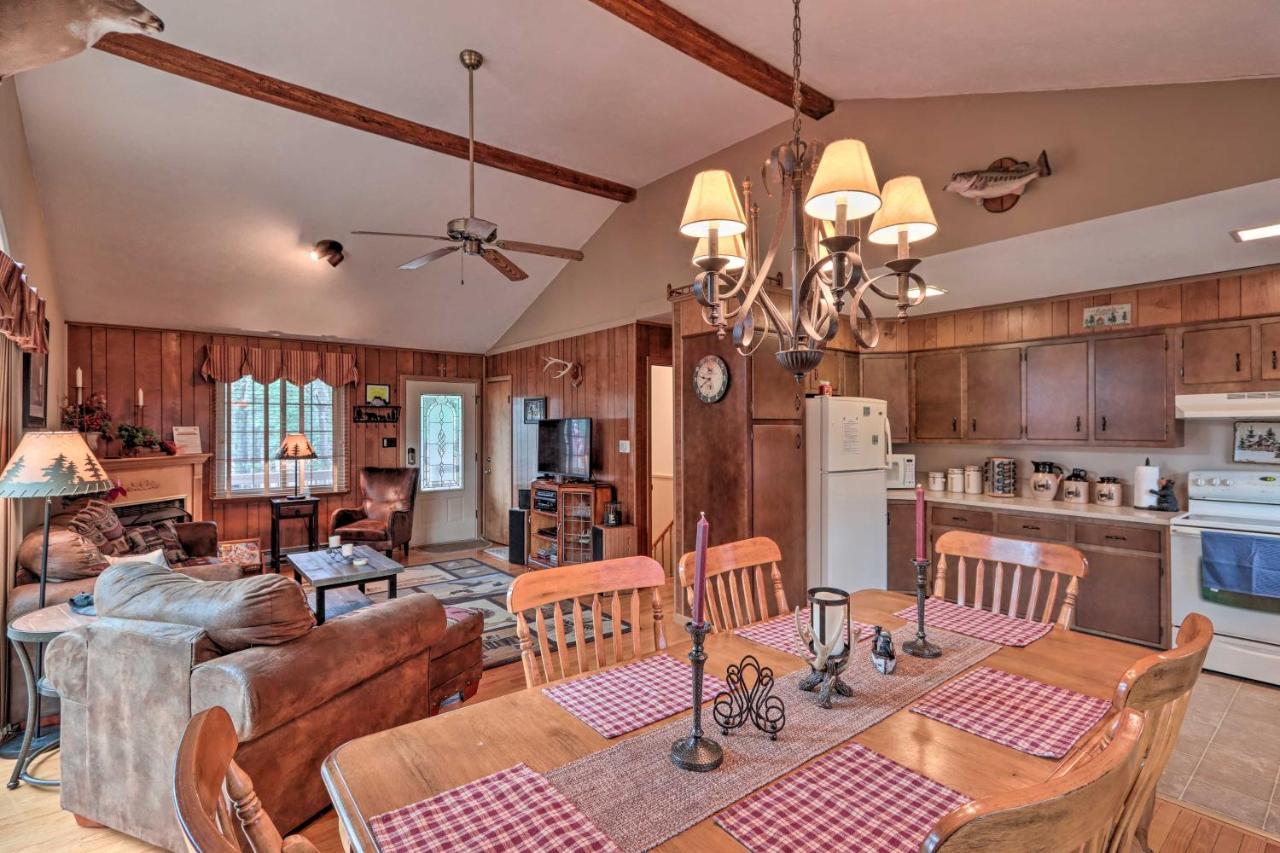 Poconos Home With Game Room Walk To Lake Harmony! Exteriör bild