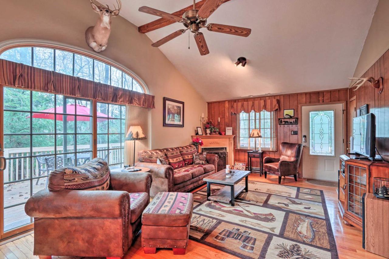 Poconos Home With Game Room Walk To Lake Harmony! Exteriör bild